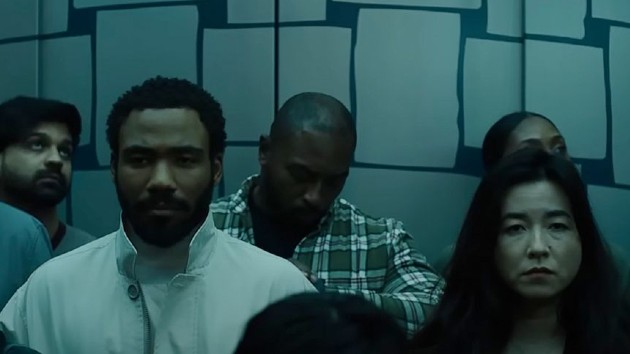 see-donald-glover-and-maya-erskine-in-first-look-at-‘mr-&-mrs.-smith’-series