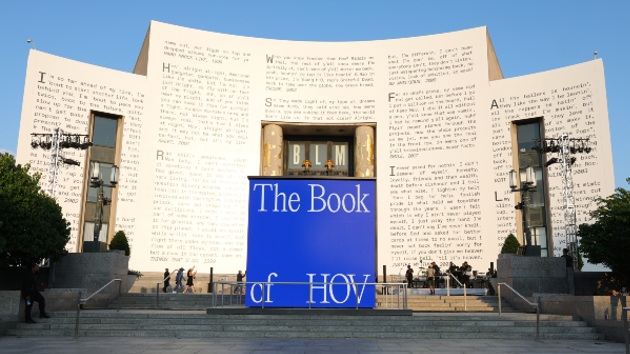 brooklyn-public-library-honors-jay-z-with-‘the-book-of-hov’-immersive-exhibit