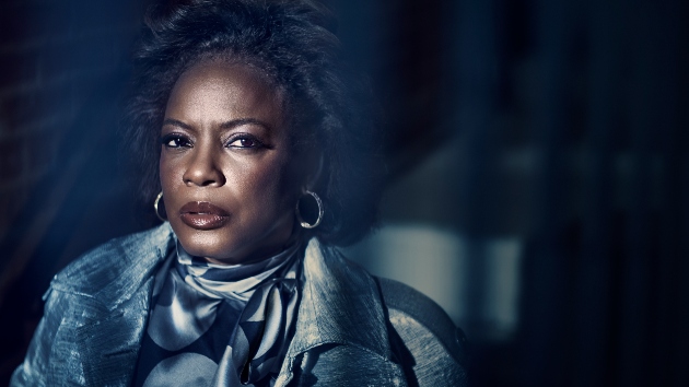 aunjanue-ellis-talks-‘justified:-city-primeval,’-says-her-lawyer-character-is-a-“fighter-for-the-city”
