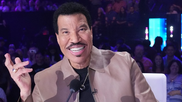 lionel-richie-launches-second-fragrance,-easy-like-sunday-morning