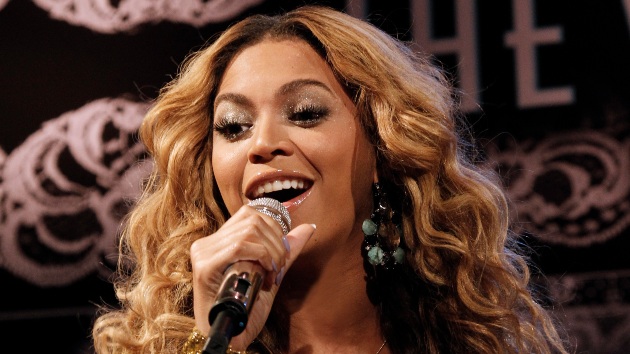 beyonce-unveils-new-perfume-available-this-november
