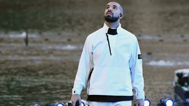 drake-sells-out-all-three-madison-square-garden-shows-on-it’s-all-a-blur-tour