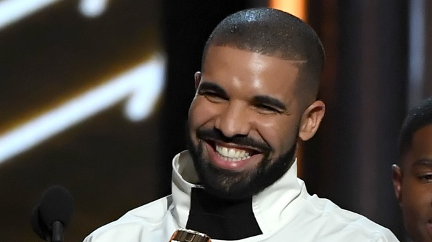 the-gift-that-keeps-on-giving:-drake-hands-out-$50,000-to-a-lucky-concertgoer