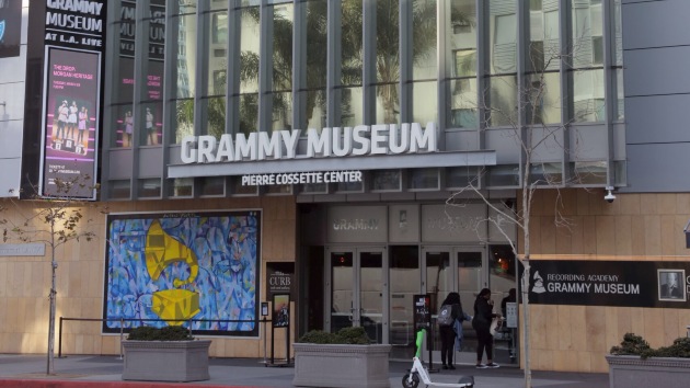 grammy-museum-to-unveil-the-mixtape-exhibit,-featuring-rare-hip-hop-artifacts