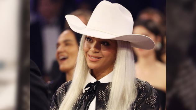“texas-hold-‘em”-is-beyonce’s-first-entry-on-‘billboard’’s-country-airplay-chart