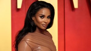 ciara-gives-“shout-out”-to-moms-as-she-navigates-working,-losing-post-baby-weight