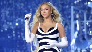 beyonce-joins-fans-with-her-own-cecred-wash-day-ritual