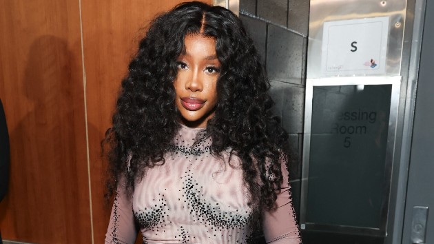 sza-discusses-her-different-sides,-sounds,-looks-and-more-for-‘dazed’